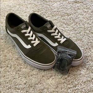 Vans Ward Olive Green / True White w/ Spare Laces!